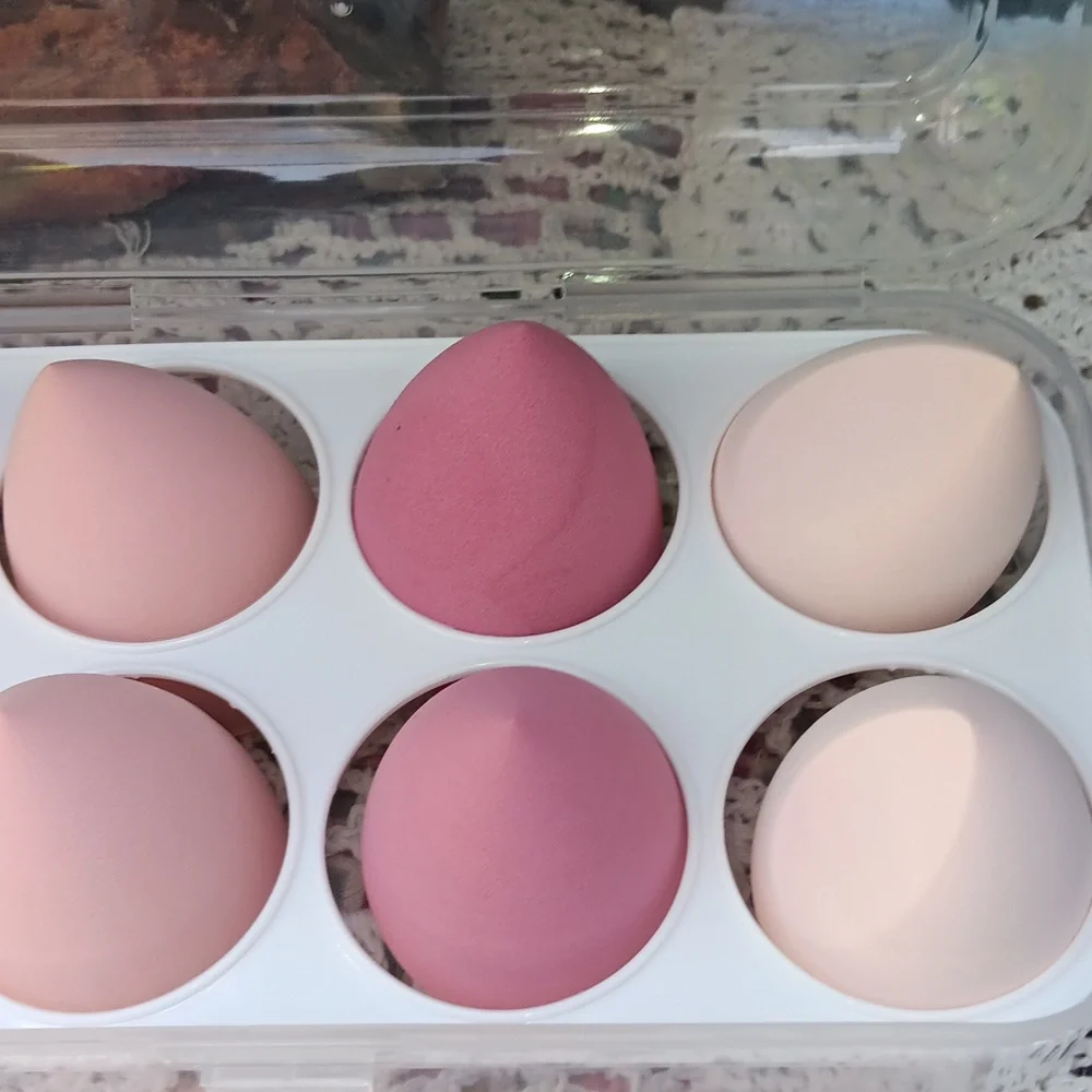 🆕️LAST 1🩷BABY POWDER PINK MAKEUP SPONGE SET OF 8 W/PLASTIC PROTECTIVE CASE